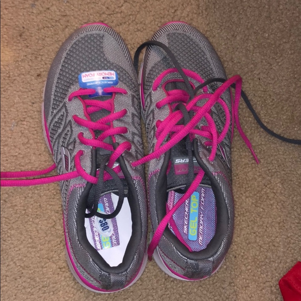 sketchers memory foam